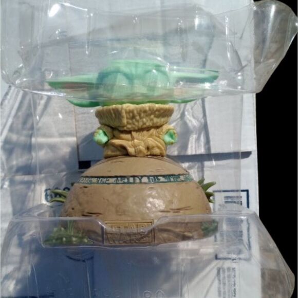POP! GROGU BABY YODA USING THE FORCE NEW Damaged Package! - Picture 1 of 4